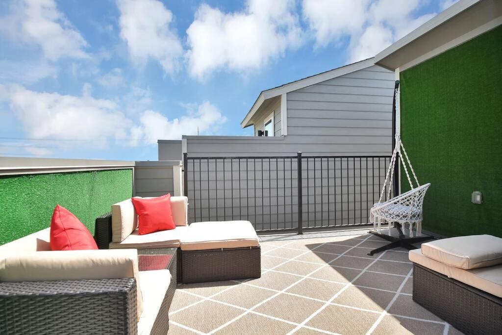 Amazing Rooftop! Downtown Skyline Views!!! Sleeps 15 Хьюстон Экстерьер фото