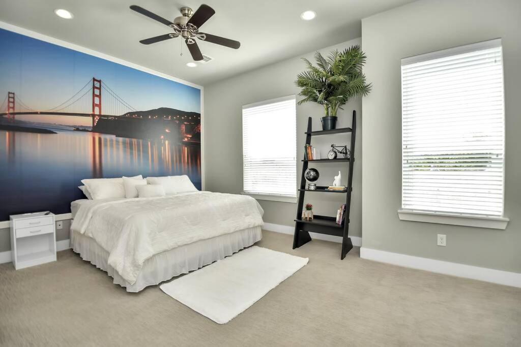 Amazing Rooftop! Downtown Skyline Views!!! Sleeps 15 Хьюстон Экстерьер фото