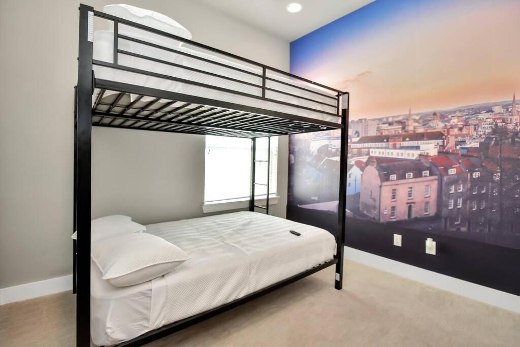 Amazing Rooftop! Downtown Skyline Views!!! Sleeps 15 Хьюстон Экстерьер фото