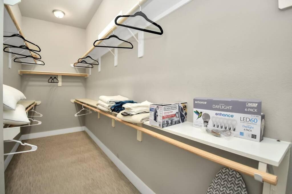 Amazing Rooftop! Downtown Skyline Views!!! Sleeps 15 Хьюстон Экстерьер фото